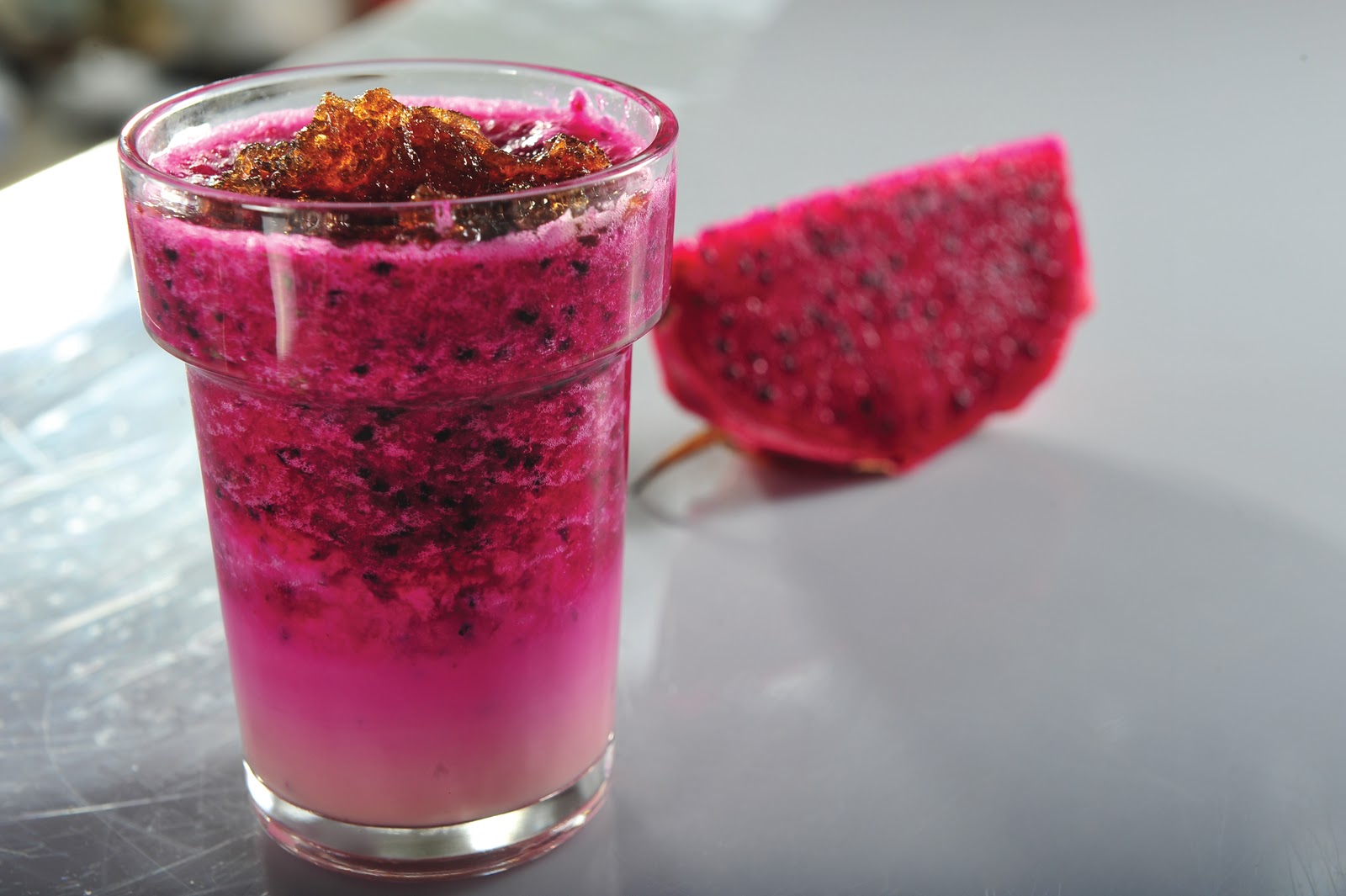 How-To-Make-Juice-Of-Red-Dragon-Fruit-567567
